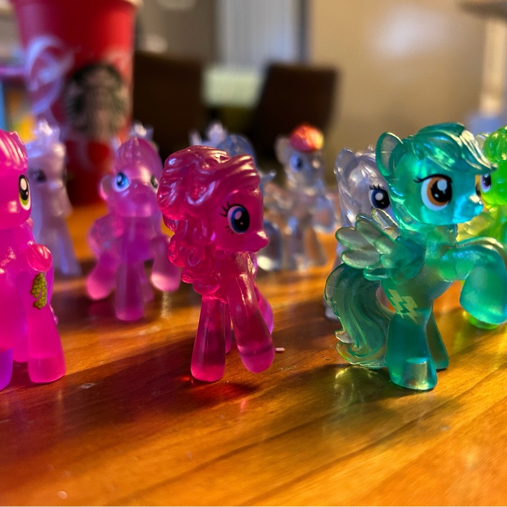 My Little Pony (2018) Hasbro Clear Mini Figures - Picture 3 of 6
